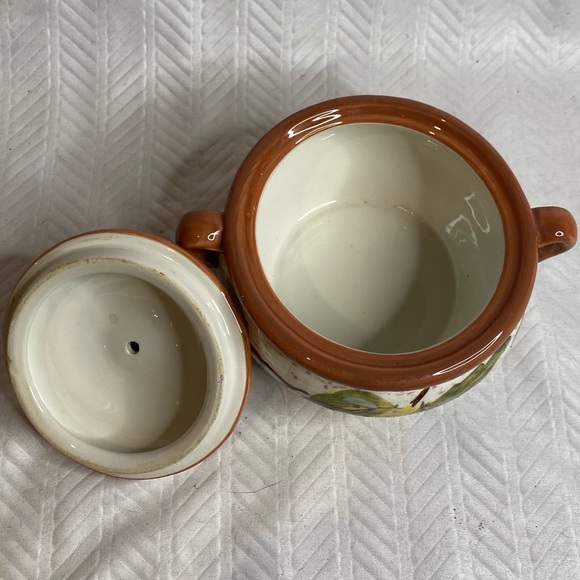 Pamela Gladding small serving pot with lid. - Picture 3 of 8